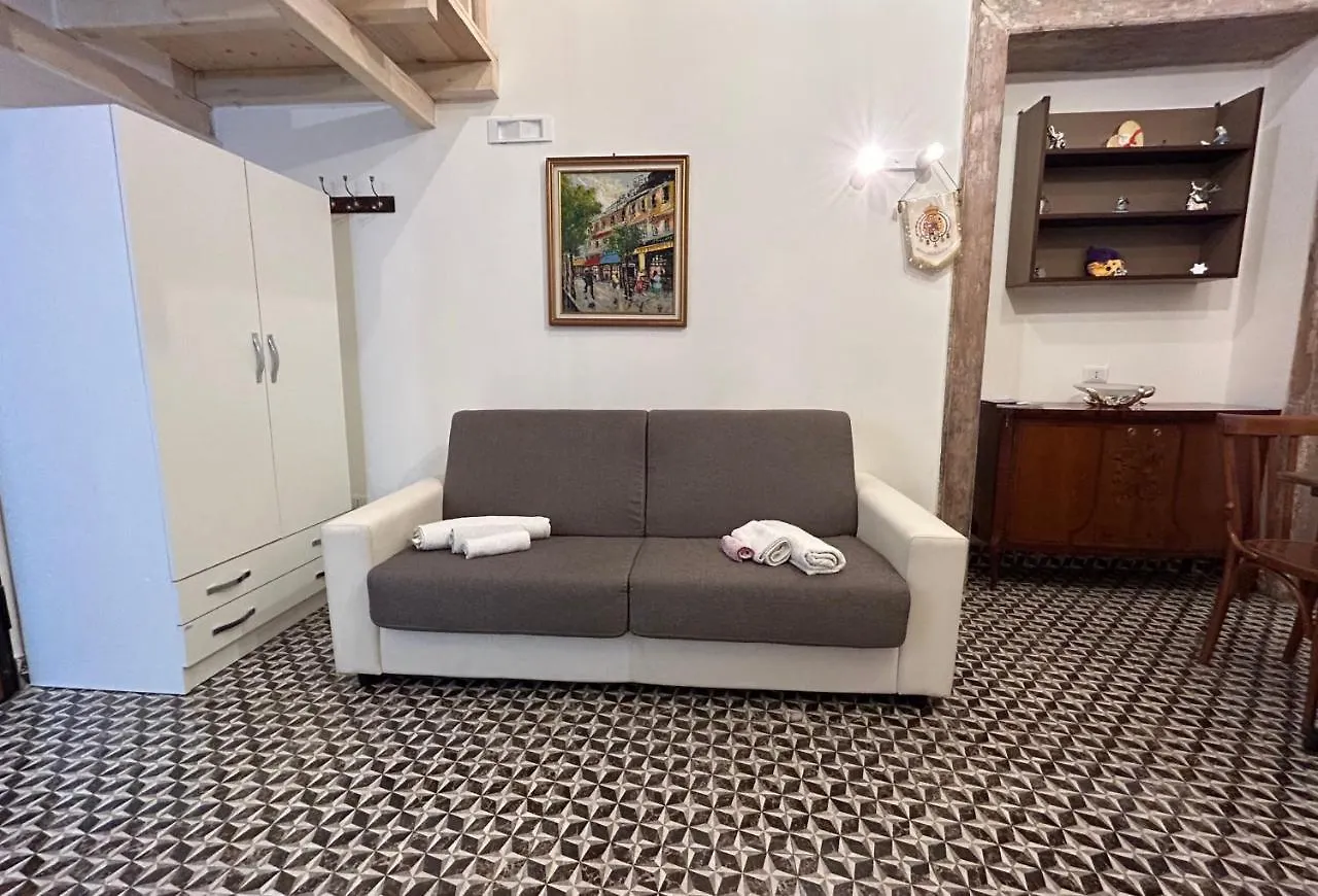 Tribunali Apartments Naples