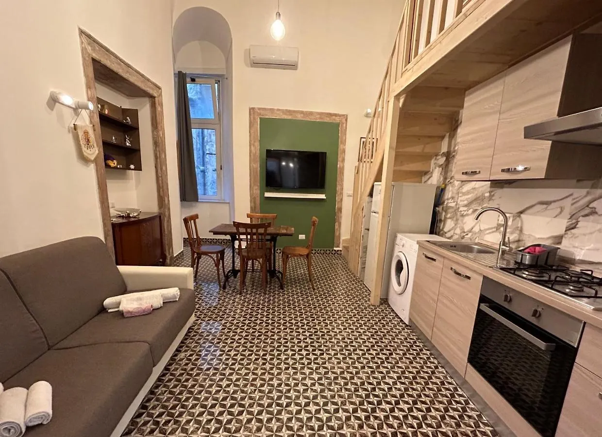 Tribunali Apartments نابولي