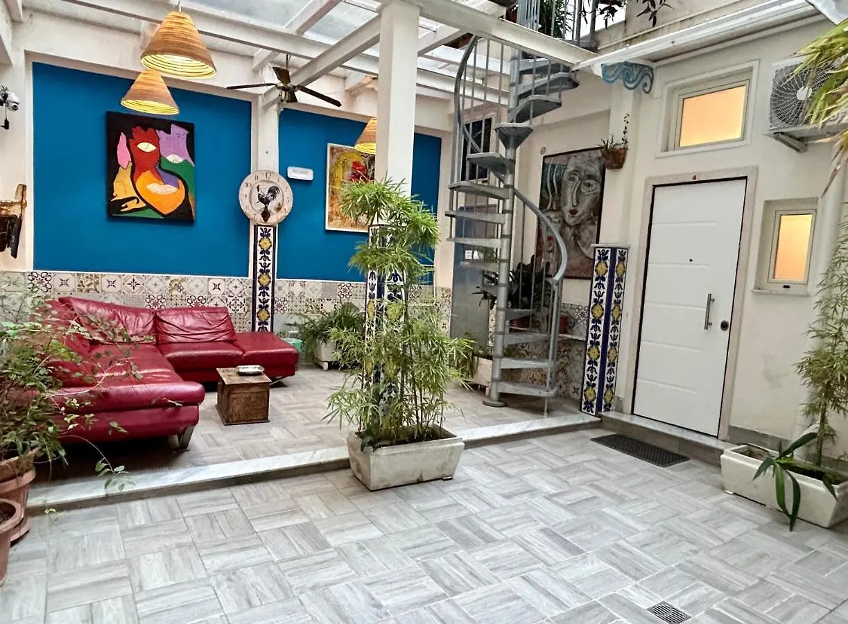 Tribunali Apartments نابولي