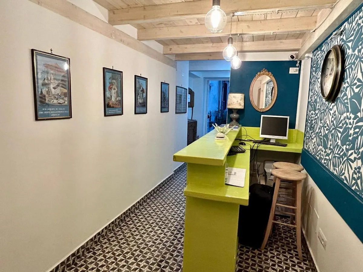 Tribunali Apartments نابولي 0*,