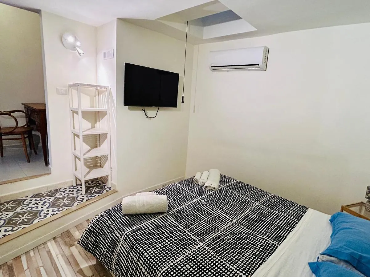 Guest house Tribunali Apartments Naples Italy