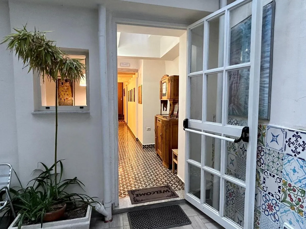 Tribunali Apartments نابولي بيت ضيافة