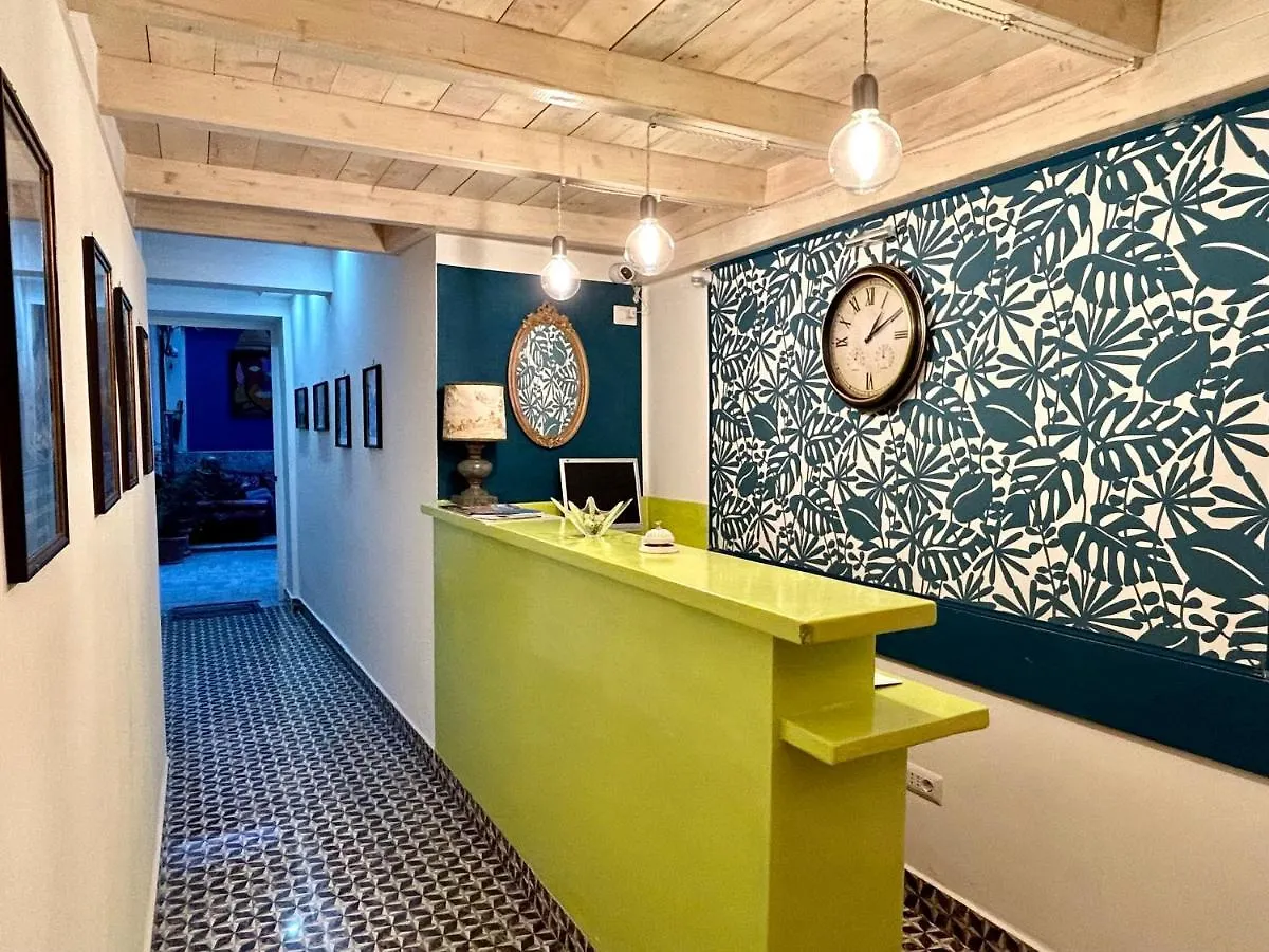 Guest house Tribunali Apartments Naples